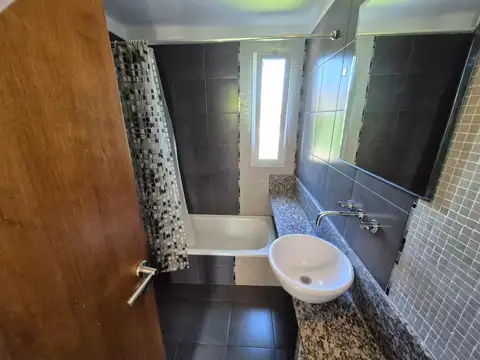 Venta Casa 4 ambientes con piscina Barrio Privado El Aromo