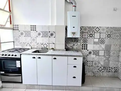 Leandro N. Alem 300