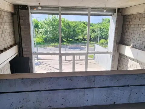 ALQUILER – GRAN LOCAL COMERCIAL DE 206 M2 – ¡A ESTRENAR!