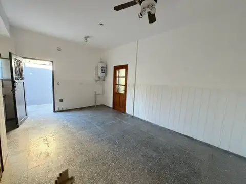 Depto. tipo casa de 3 ambientes en alquiler | Berazategui