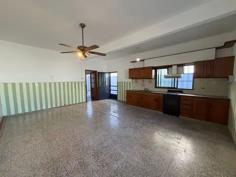 Casa de 3 ambientes en alquiler | Berazategui