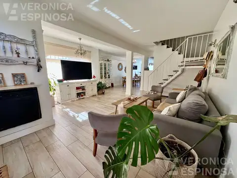 PH casa en Villa Santos Tesei venta barrio cerrado