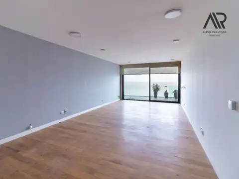 Apartamento en venta c/ cochera en Puerto Buceo