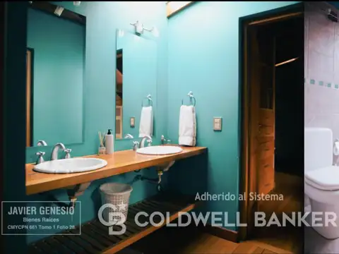 Casa en Venta con 2 cocheras