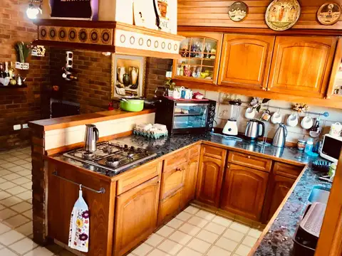 Casa 4 ambientes con 5 baños