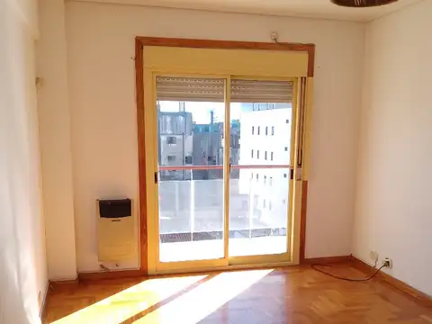 VENTA DPTO.  3 AMBIENTES AL FRENTE BALCON CORRIDO