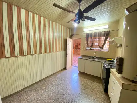 Casa 4 ambientes con 1 baño