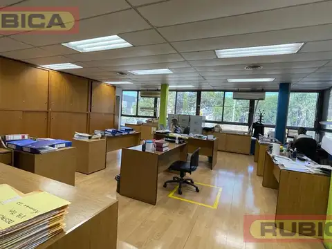 Excelente Depósito en Uruguay y Acc. Tigre Victoria