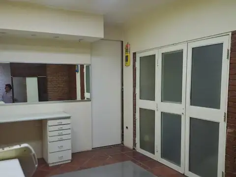 Oficina en Alquiler en Godoy Cruz, $ 300.000