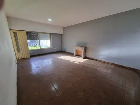 Casa 3 ambientes con 2 baños