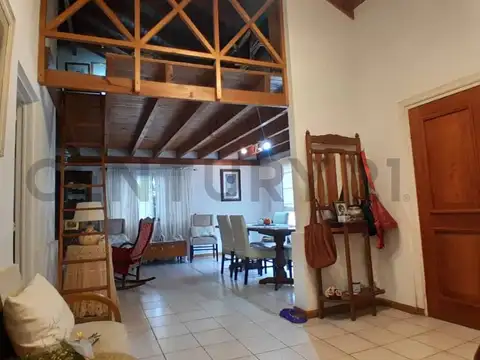 Casa 4 ambientes con 3 baños