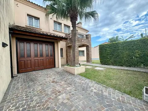Casa 6 ambientes con 2 baños