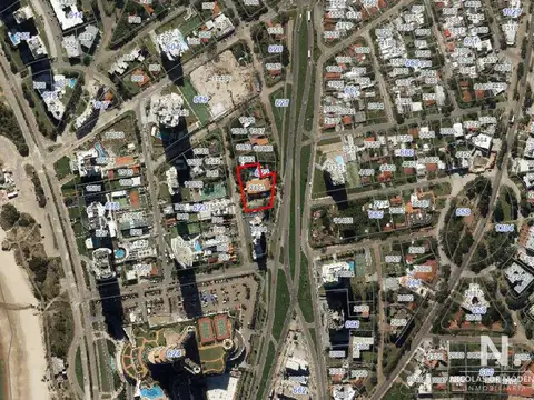 Terreno en Venta en Playa Mansa, USD 3.100.000