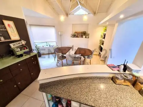 VENTA Casa 5 Ambientes en Moreno Norte con Pileta, Quincho y Cochera