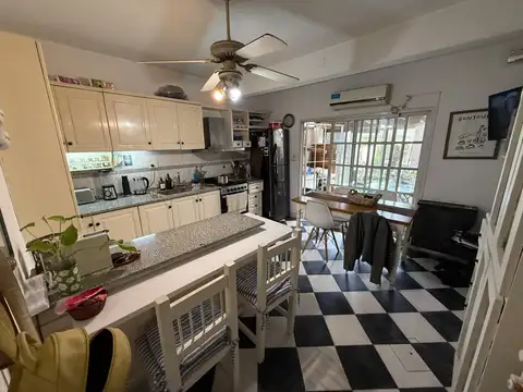 Depto Tipo Casa en Venta con 1 cocheras