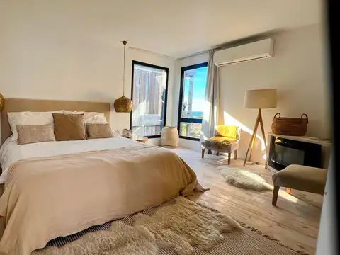 Casa 5 ambientes con 4 baños