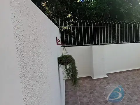 1 ambiente al contrafrente con patio