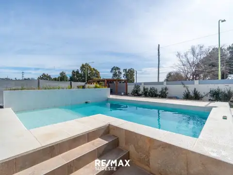 Casa en Venta con 1 cochera