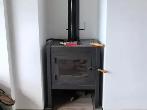 Casa en Alquiler con 3 cocheras