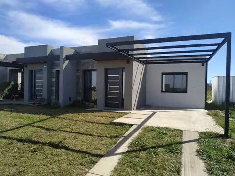 CASA  2 DORM 2 BAÑOS ALTA GRACIA