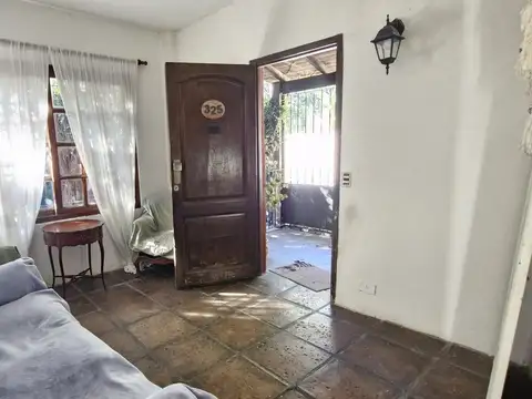 Casa 5 ambientes con 2 baños