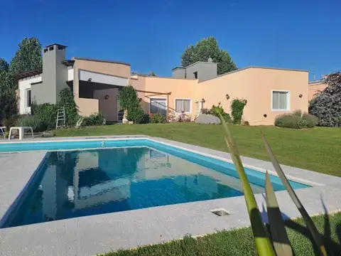 venta casa oportunidad en barrio san francisco Lujan Opendoo