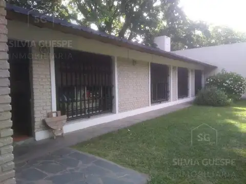 RETASADA OPORTUNIDAD  EXCELENTE  CASAQUINTA A MUY BUEN PRECIO EN LA REJA. MORENO . ZONA OESTE PCIA. BS.AS