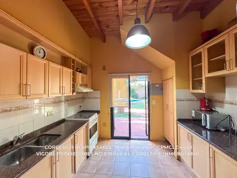 Casa en Venta con 1 cochera