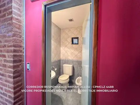 Casa 6 ambientes con 2 baños
