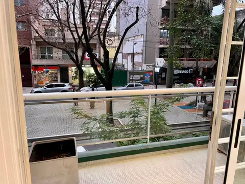 Avenida General Indalecio Chenaut 1800