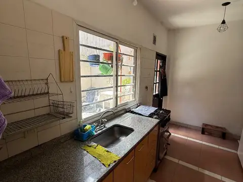 Casa 4 ambientes con 1 baño