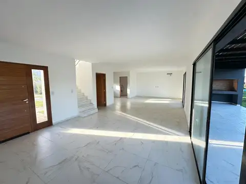 Casa en Alquiler de 3 dormitorios