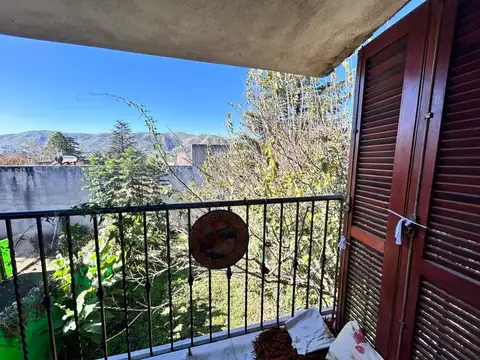 OPORTUNIDAD CONJUNTO DE 3 DUPLEX DE 2 DORM C/U