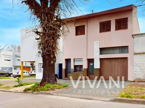VENTA DE 2 CASAS - 63 ENTRE 20 Y 21 - LA PLATA