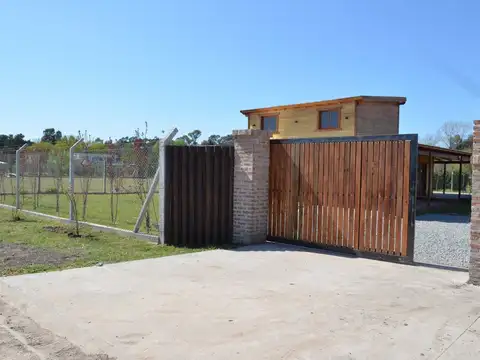 Camino al Circuito e/Piñeiro y Cabrera.