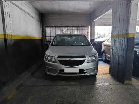 COCHERA FIJA CUBIERTA EN PARAGUAY Y CARLOS PELLEGRINI