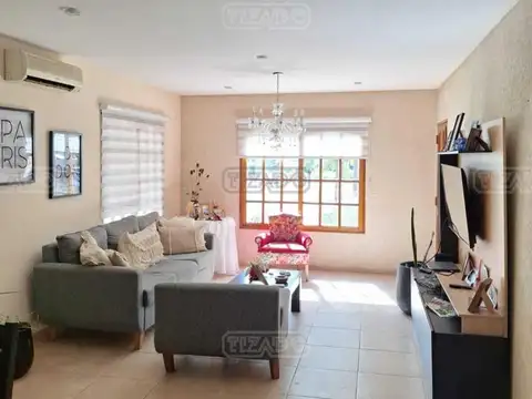 Casa en Alquiler en Campos De Alvarez, USD 1.600