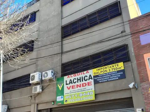 DEPOSITO DE TRES PLANTAS EN DOBLE LOTE.