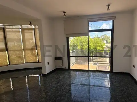 8 2600, Piso 1