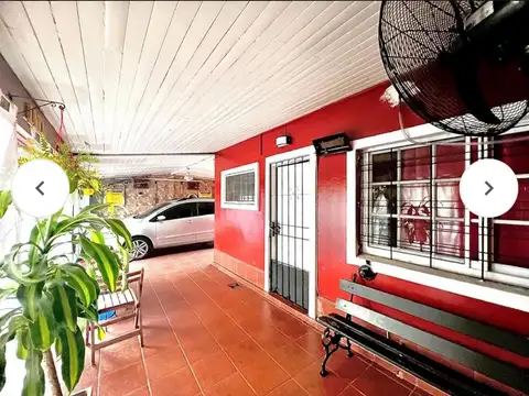 Casa en Venta con 3 cocheras