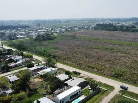 Se vende 1 Hectárea sobre calle 44, Reconquista.