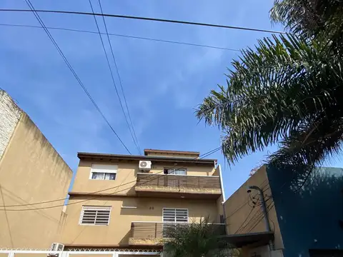 Excelente Departamento 2 amb al frente con balcon