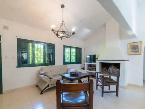 Casa en Venta con 4 cocheras