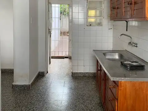 DEPARTAMENTO INTERNO CON PATIO EN ZASPE AL 2900