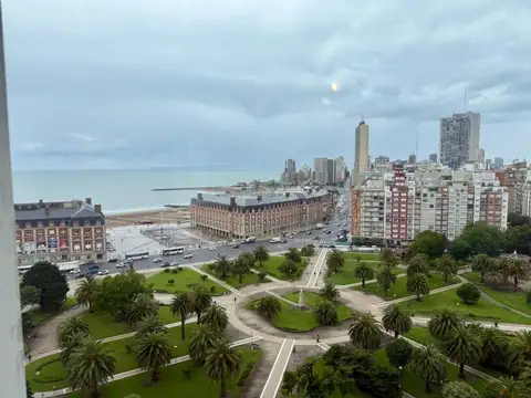 Departamento de tres ambientes con vista abierta al mar