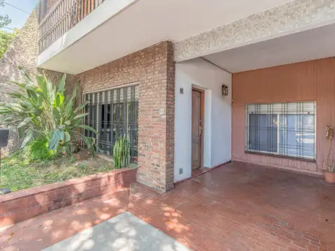 Depto Tipo Casa en Venta 50 años