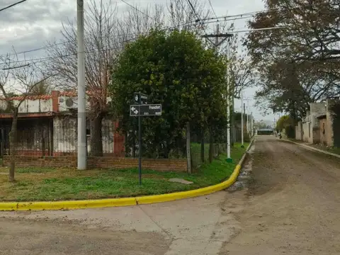 Venta - Casa A Reciclar - San Jerónimo Sud - 654 M2