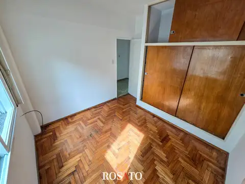 Alquiler departamento 3 ambientes con balcón corrido al frente en Villa Lugano