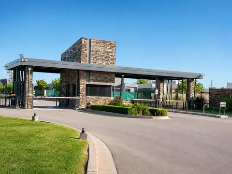 Casa en Venta en Russell, USD 275.000
