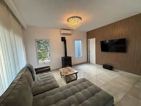 Casa en Venta - 5 AMB en Harás Santa María, Los Eucaliptus